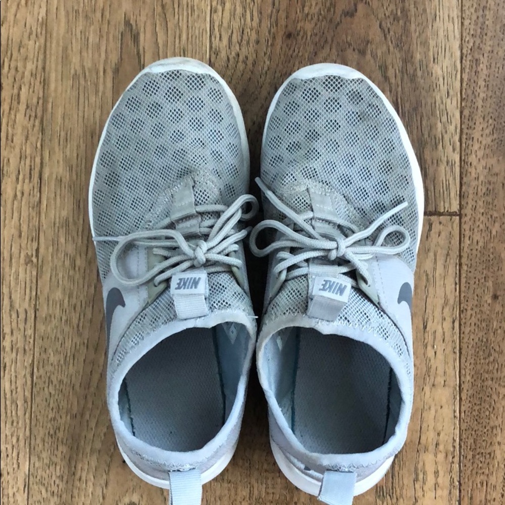 Nike Women’s Zenji Juvenate Running Shoes - Sz 6